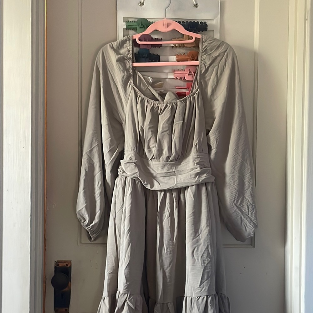 Elegant Gray Long Sleeve Dress